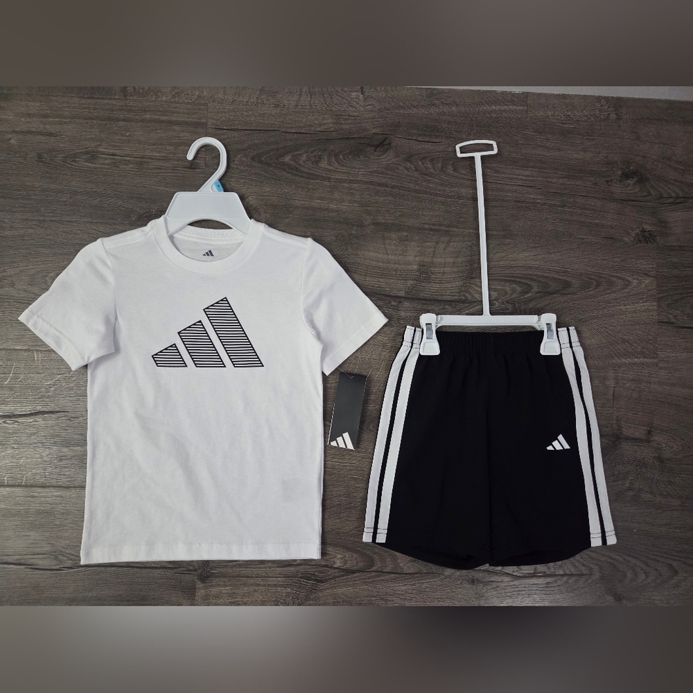 Adidas Boys White & Black 2pc Outfit Size 5 NWT